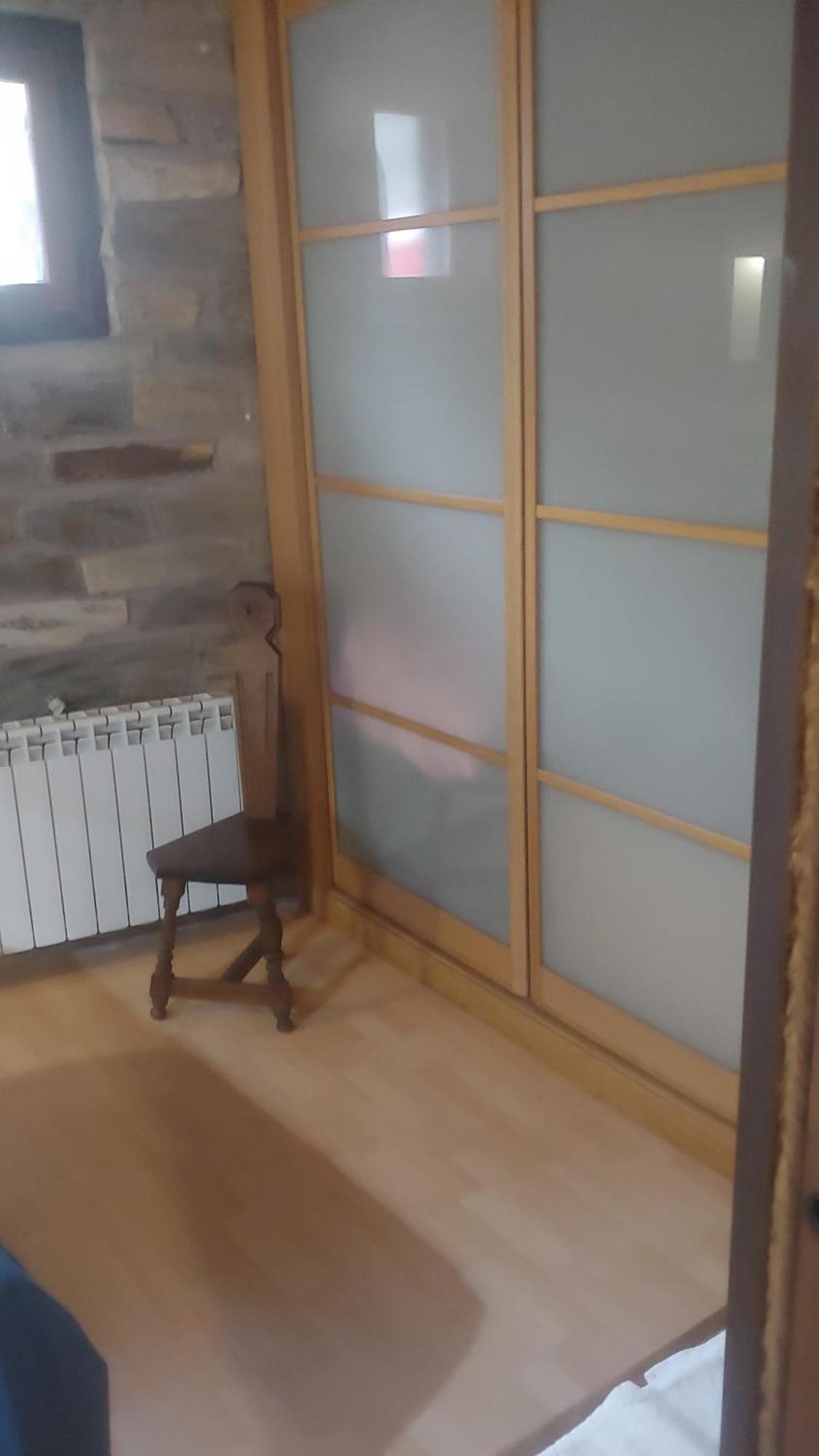 El Rincon De Zaldierna Bilik gambar